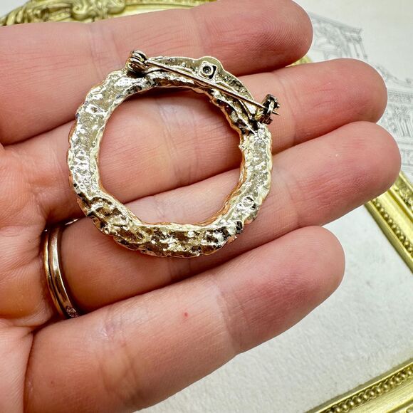 Vintage Jewelry Gold Tone Rope Circle Brooch Round Pin - Picture 3 of 3